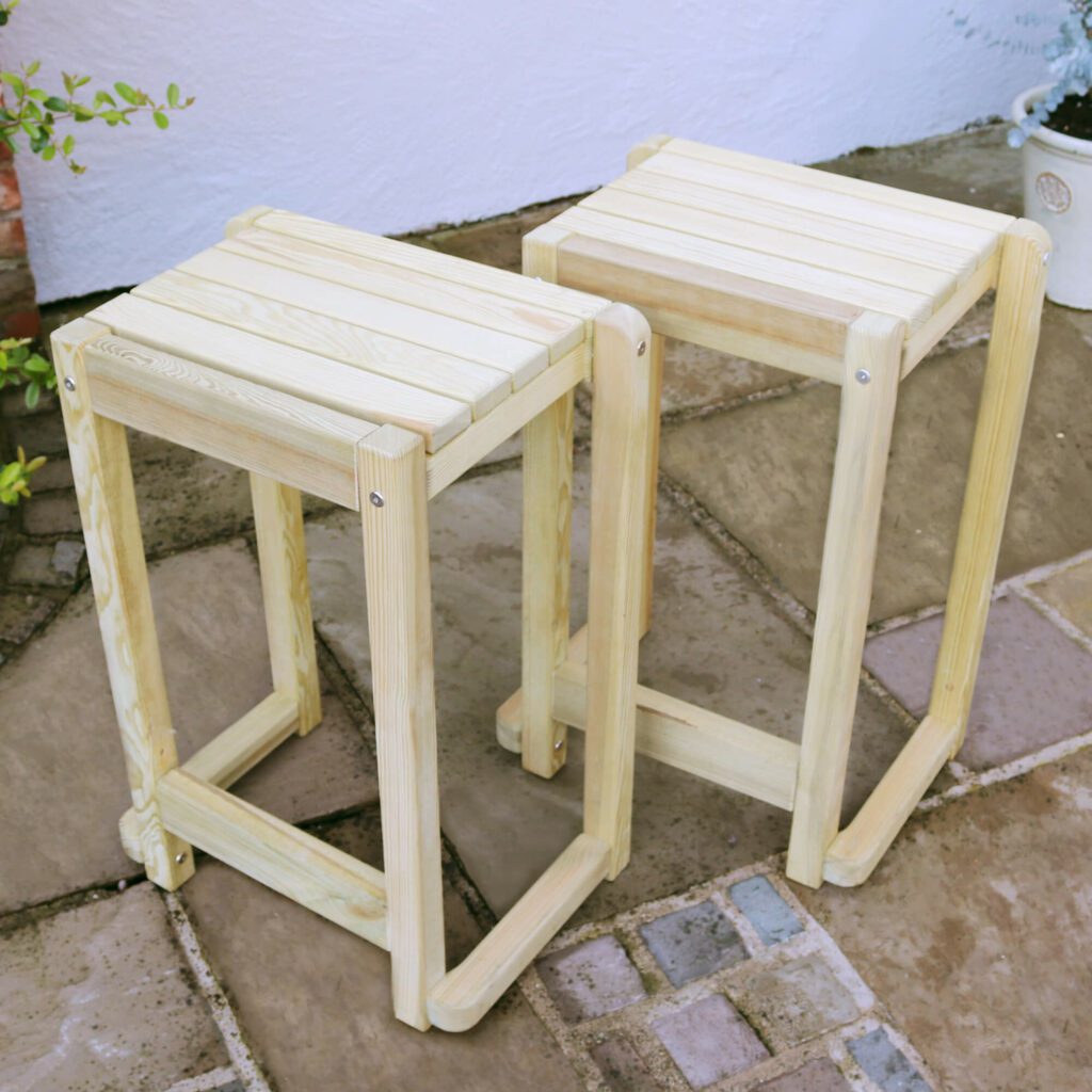 Garden Bar And 2 Stool Set & Cover Package 00476562